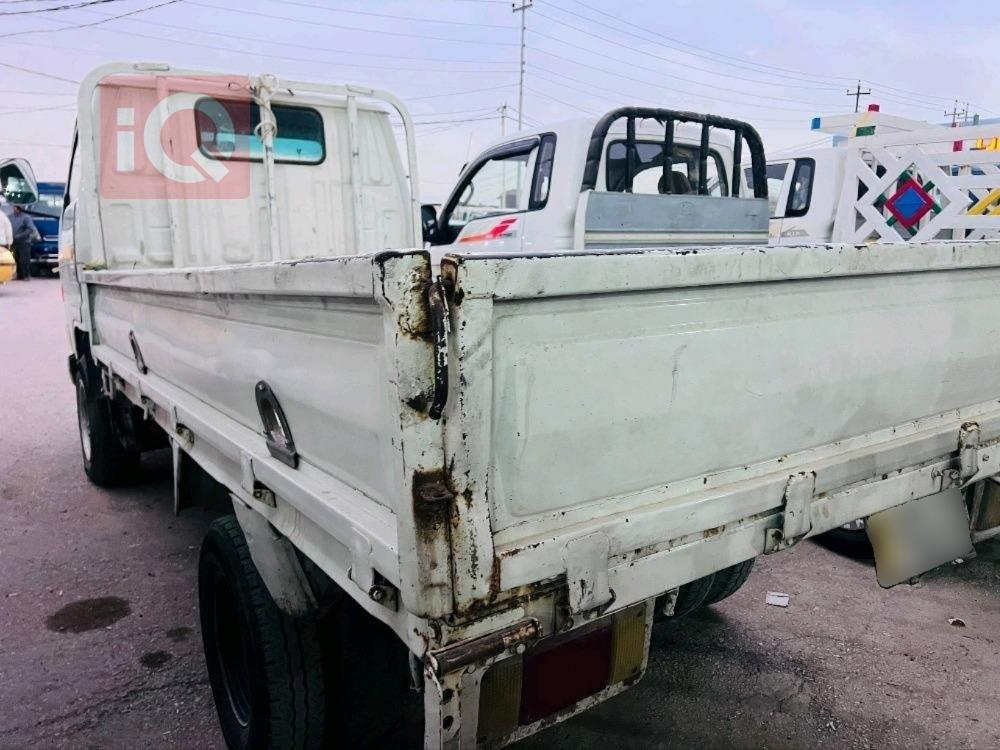 تۆیۆتا تۆیۆئیس